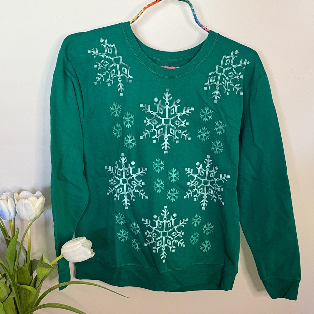 Hanes Green Snowflake Sweatshirt